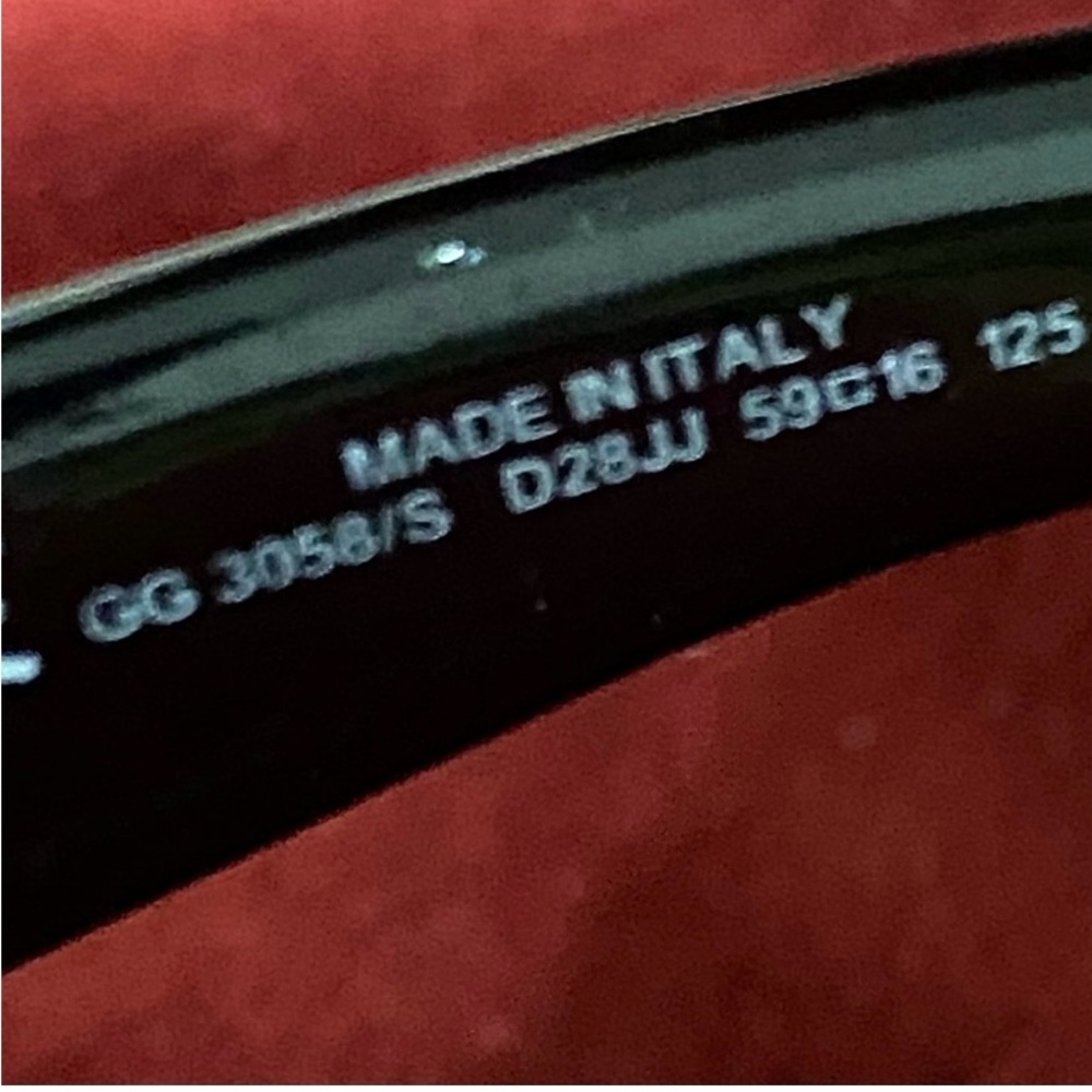 Gucci Black Sunglasses - Picture 7 of 15